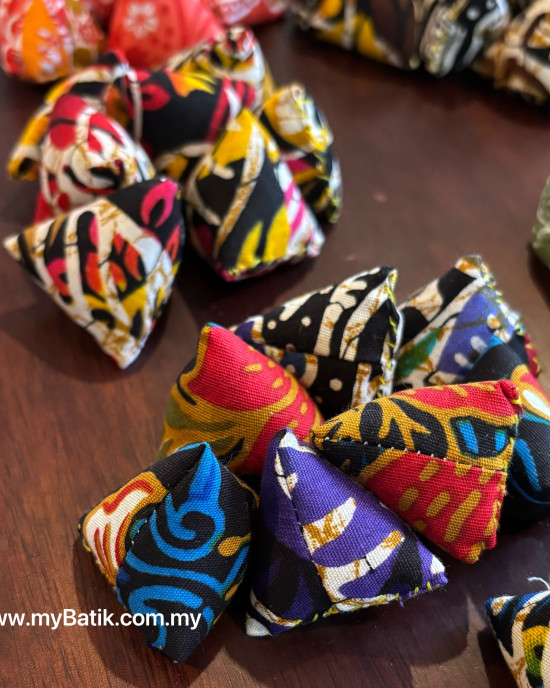 Colourful Batik Batu Seremban ( + Batik Bag/ Pouch )