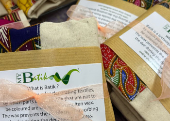 Environment friendly Tote bag with Batik pocket